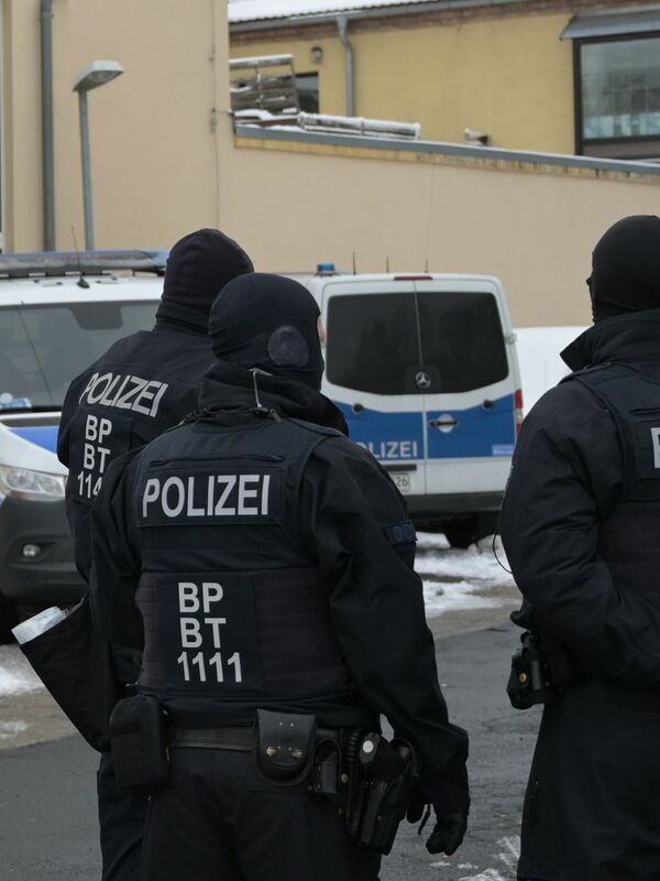 Bei Ermittlungen gegen sogenannte Reichsbürger hat Polizei