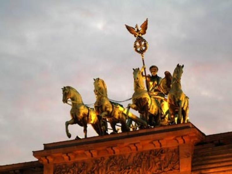 Brandenburger Tor Figuren - Foto: Fotolia.com / Tobias Machhaus
