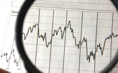 Koordinate und Lupe - Foto: Fotolia.com / Gina Sanders