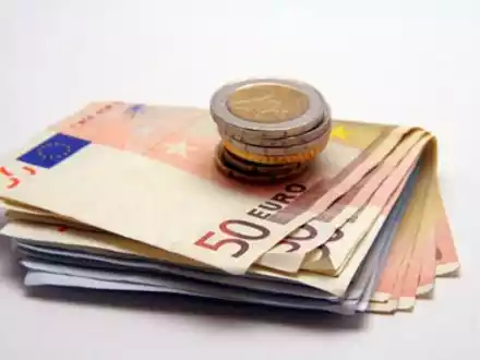 Geld - Foto: Fotolia.com / M. Chanet