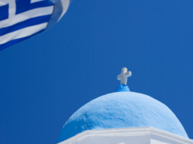 Flagge Griechenlands und Kirche - Foto: iStockphoto.com / mbbirdy