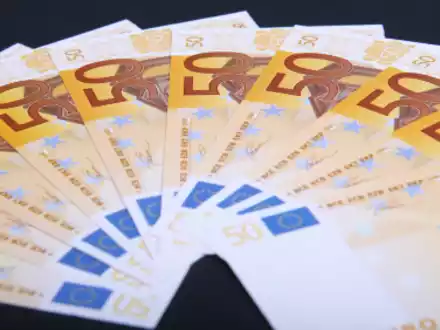 Geldscheine - Foto: iStockphoto.com / ManuWe