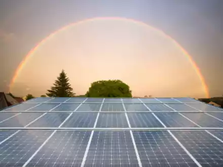 Solaranlage - Foto: iStockphoto.com / rotofrank