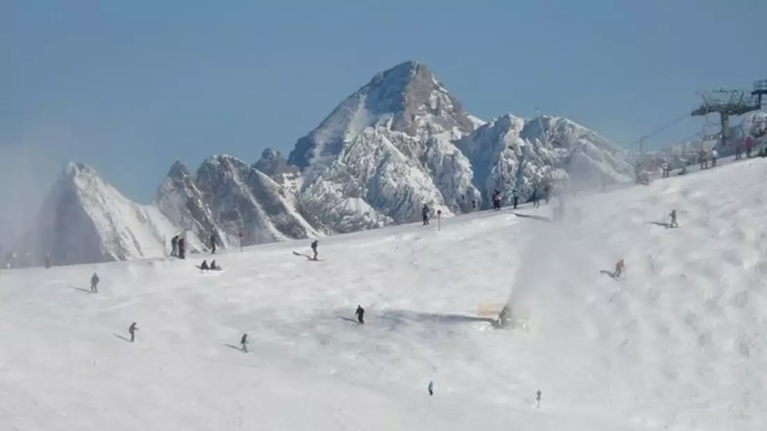 Im Winter strömen Ski- und Snowboardfahrer in die Berge - Bild: pixabay.com © Hans (CC0 1.0)