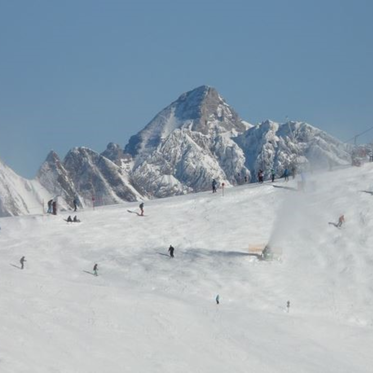 Im Winter strömen Ski- und Snowboardfahrer in die Berge - Foto: pixabay.com © Hans (CC0 1.0)