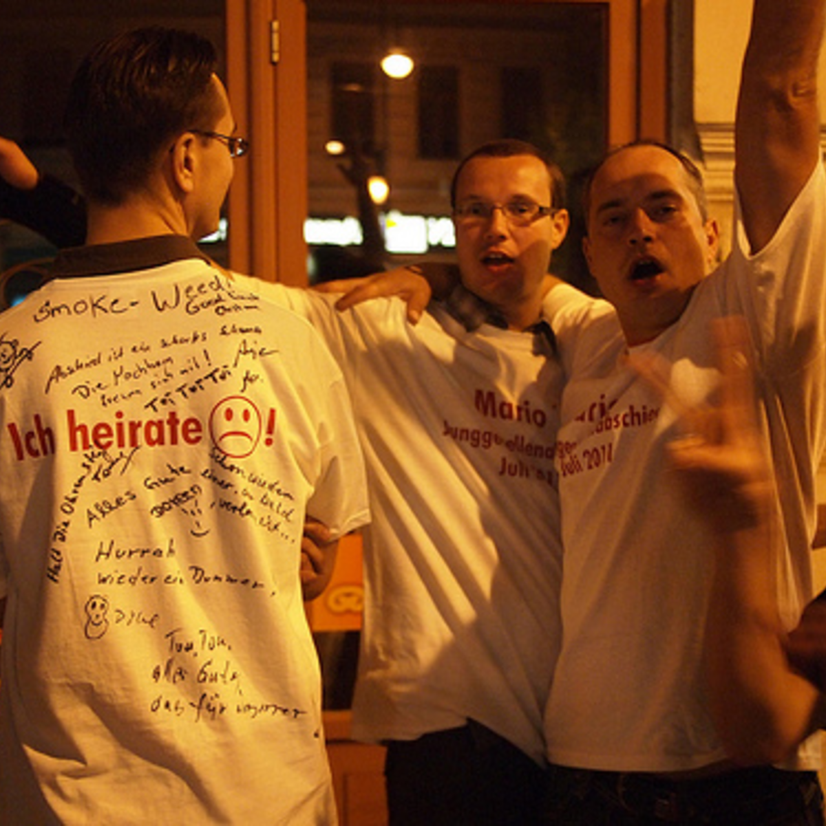 Lustige T-Shirts gehören zum Jungesellenabschied - Foto: Bandyshirt.com