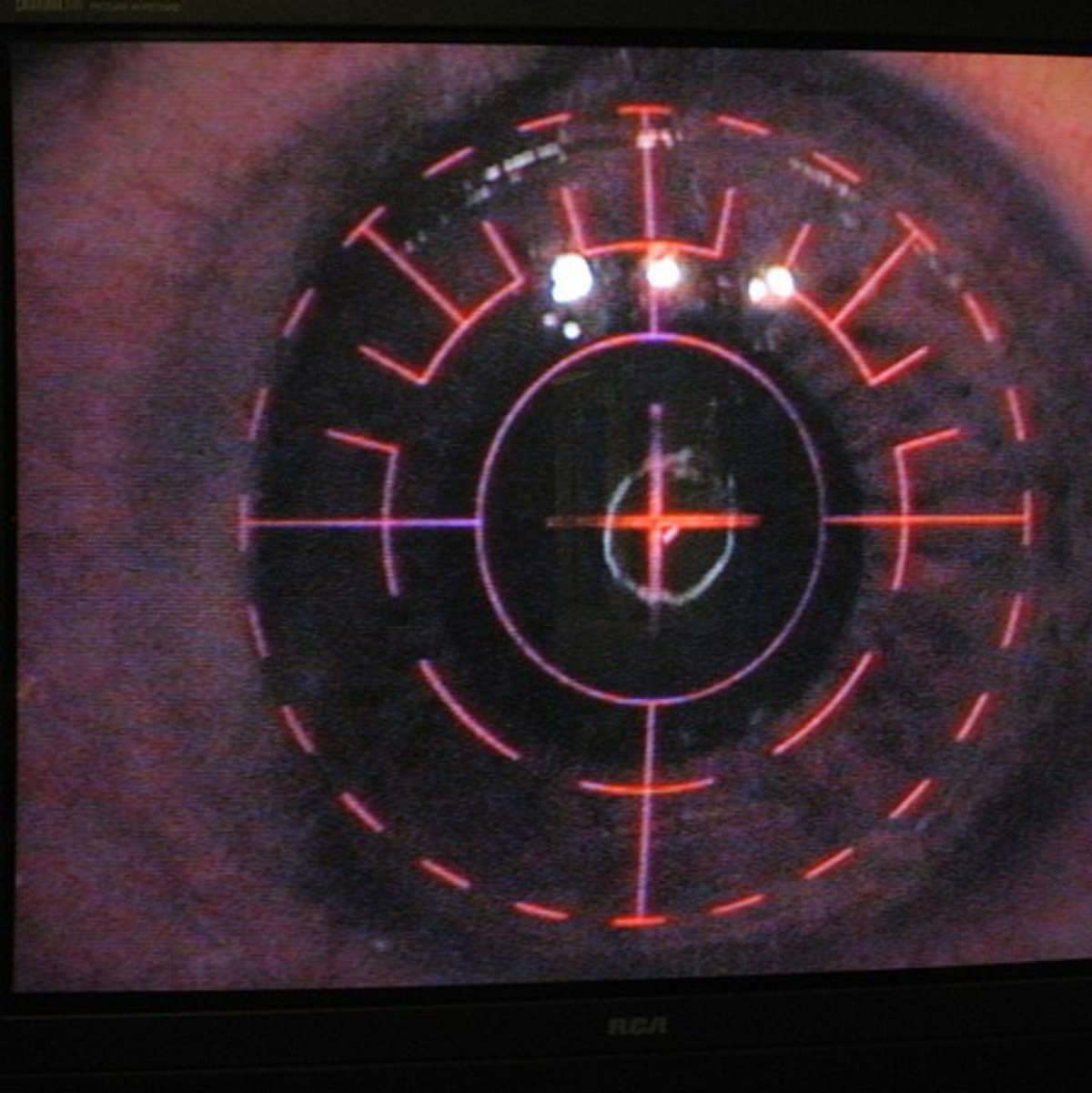 Fehlsichtigkeit korrigieren - Foto: flickr.com © Jacob Davies (CC BY-SA 2.0)