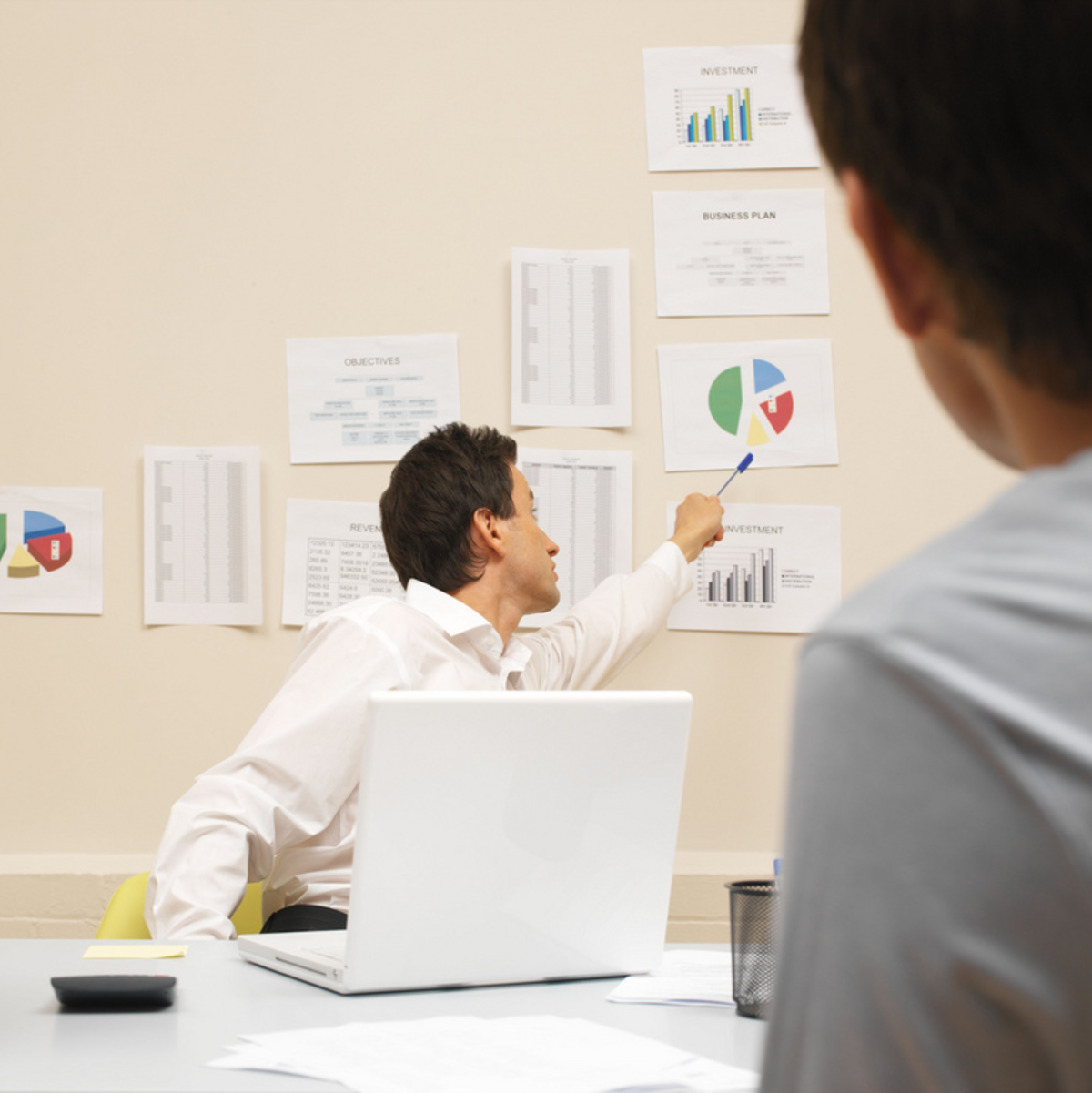 Ein gut informiertes Unternehmen kann sich den Kunden professionell präsentieren  - Foto: Flickr.com © Victor1558 (CC BY 2.0)).