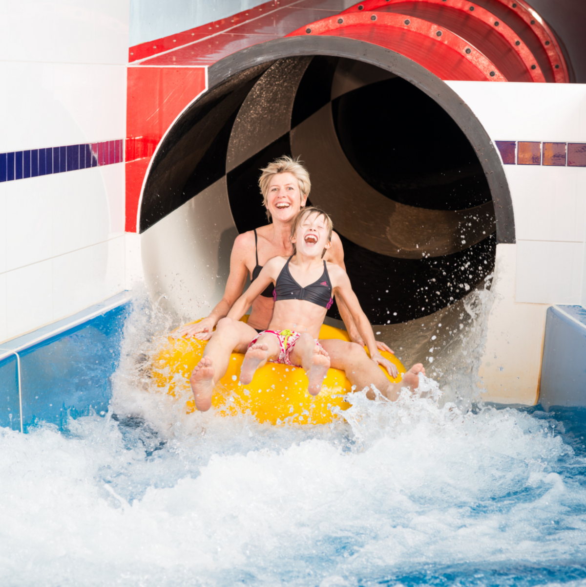 Mit 128 Metern Länge ist die Rutsche im Kinderhotel Oberjoch die längste Hotel-Wasserrutsche in Deutschland - Foto: Kinderhotel Oberjoch