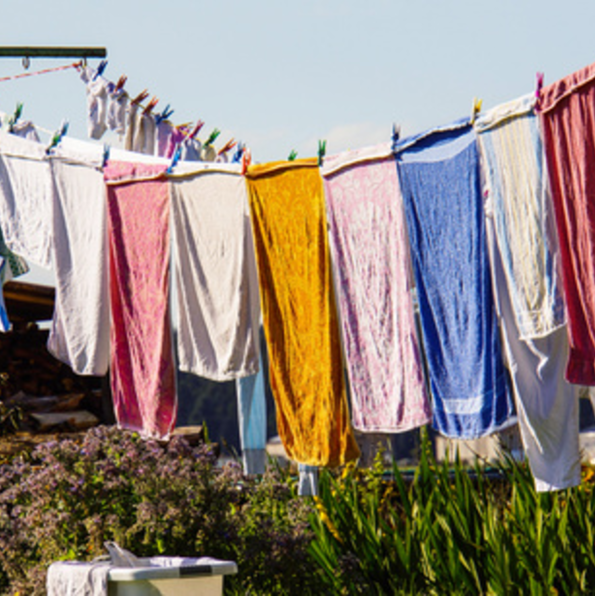 Eine funktionierende Waschmaschine sorgt für saubere und gut riechende Wäsche - Foto: Rainer Sturm  / pixelio.de