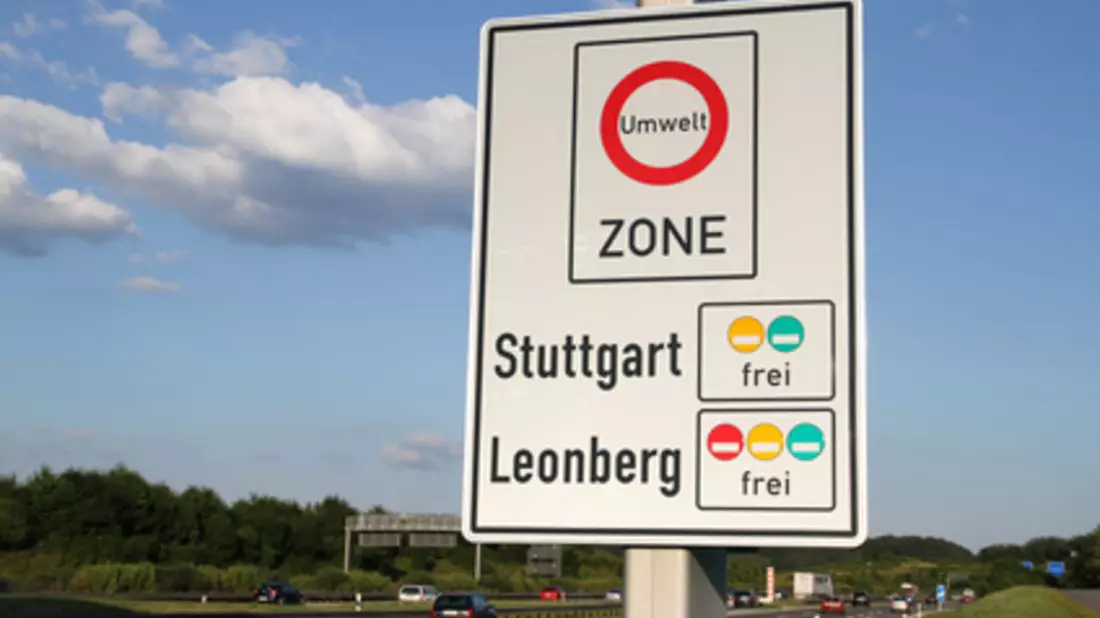 Die Schilder zeigen detailliert an, welche Plaket-ten in der jeweiligen Umweltzone zugelassen sind - Bild: © ehrenberg-bilder - Fotolia.com