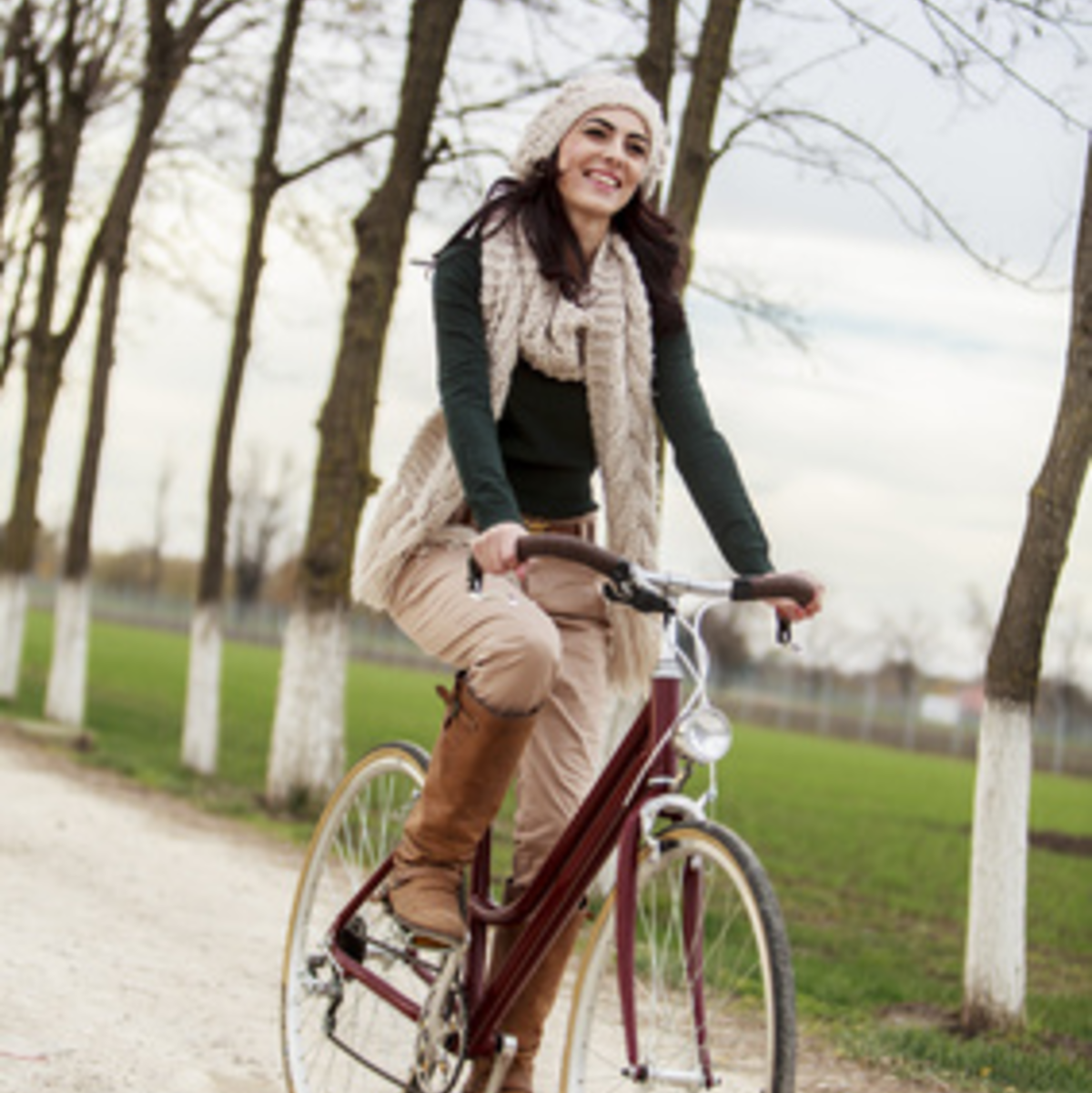 Besonders in der warmen Jahreszeit ist statt des Autos sehr gut das Rad für be-stimmte Wege zu nutzen - Foto: © Goran Bogicevic - Fotolia.com