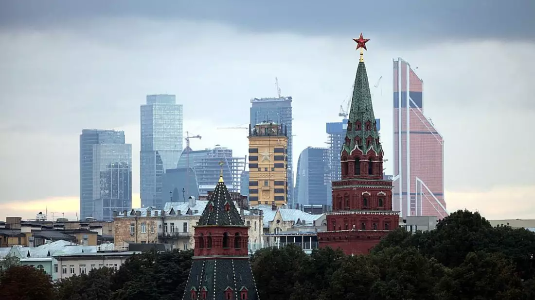 Turm des Kreml in Moskau mit dem Moskauer Bankenviertel im Hintergrund (Archiv) - Bild: über dts Nachrichtenagentur