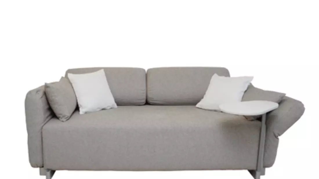 Abbildung 8: Eine Schlafcouch lässt sich mit wenigen Handgriffen vom Sitzmöbel in eine Schlafstätte umbauen. - Bild: © Andreas Haertle - Fotolia.com