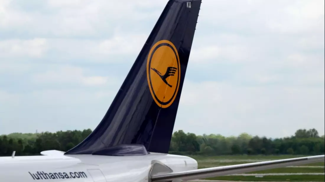 Lufthansa-Maschine am Flughafen - Bild: über dts Nachrichtenagentur