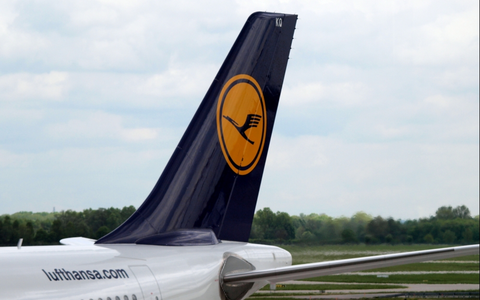 Lufthansa-Maschine am Flughafen - Foto: über dts Nachrichtenagentur