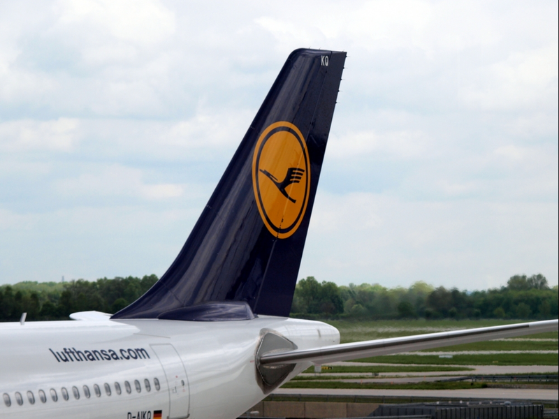 Lufthansa-Maschine am Flughafen - Foto: über dts Nachrichtenagentur