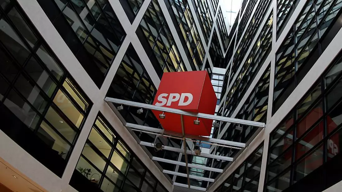 SPD-Logo im Willy-Brandt-Haus (Archiv) - Bild: über dts Nachrichtenagentur