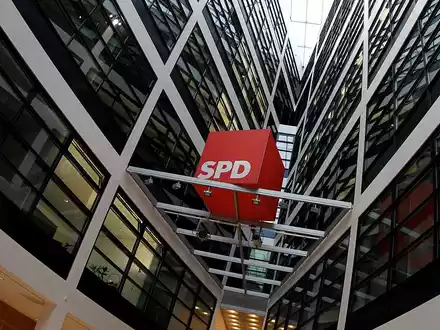 SPD-Logo im Willy-Brandt-Haus (Archiv) - Foto: über dts Nachrichtenagentur