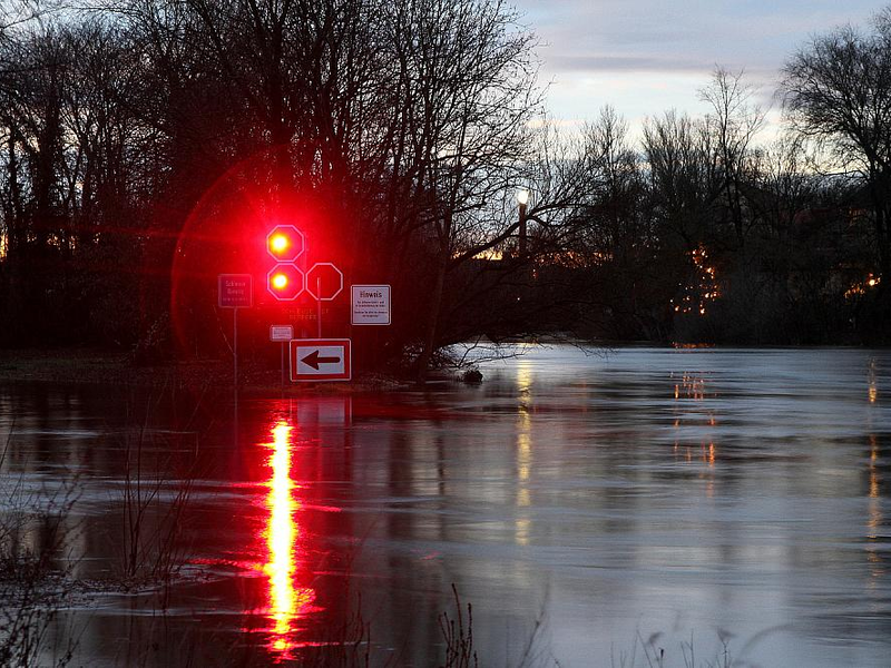 Durchfahrtsverbot an einem Fluss (Archiv) - Foto: über dts Nachrichtenagentur