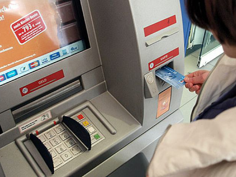 Geldautomat (Archiv) - Foto: über dts Nachrichtenagentur