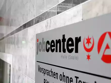 Jobcenter in Halle (Archiv) - Foto: über dts Nachrichtenagentur