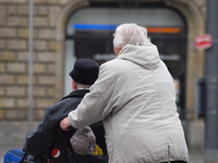 Senioren mit Rollstuhl - Foto: über dts Nachrichtenagentur