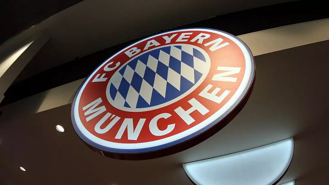 Logo des FC Bayern MÃ¼nchen in einem Fanshop - Bild: über dts Nachrichtenagentur