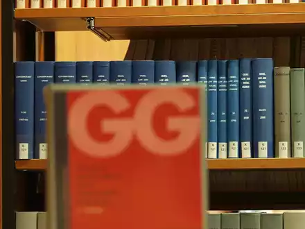 Ausgabe des Grundgesetzes in einer Bibliothek (Archiv) - Foto: über dts Nachrichtenagentur