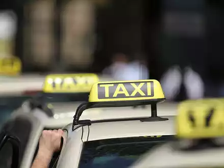 Taxi-Fahrer (Archiv) - Foto: über dts Nachrichtenagentur