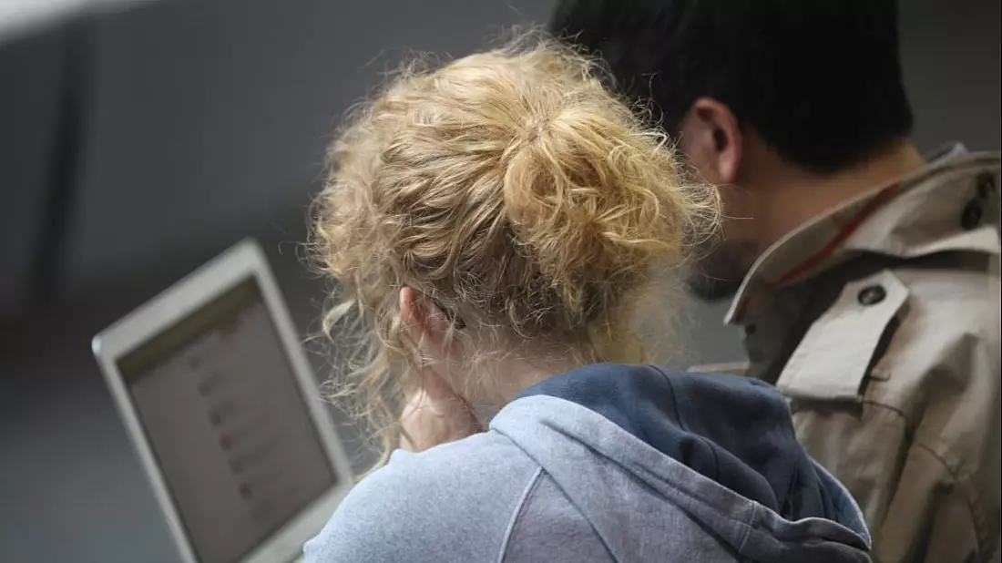 Pärchen am Computer - Bild: über dts Nachrichtenagentur