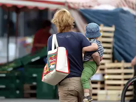 Frau mit Kind - Foto: über dts Nachrichtenagentur