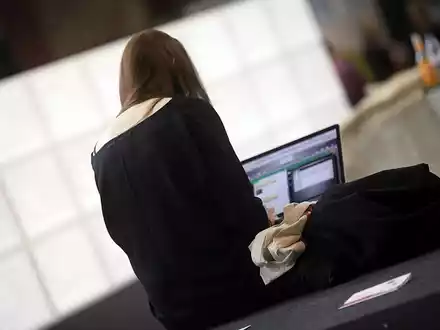 Computer-Nutzerin - Foto: über dts Nachrichtenagentur