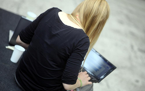 Computer-Nutzerin (Archiv) - Foto: über dts Nachrichtenagentur