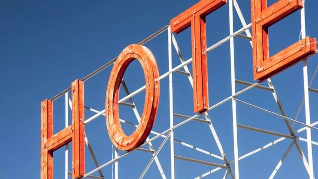 Ein schönes Hotel für einen unvergesslichen Urlaub - Bild: Pixabay.com © RyanMcGuire