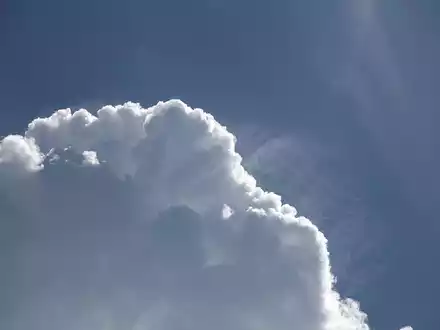 Blauer Himmel mit Schönwetterwolken (Archiv) - Foto: über dts Nachrichtenagentur