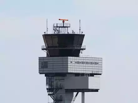 Flughafentower - Foto: über dts Nachrichtenagentur