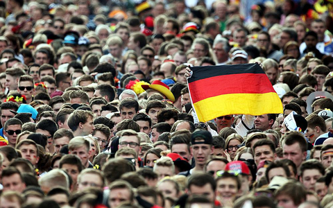 Fußballfans auf der Berliner Fanmeile (Archiv) - Foto: über dts Nachrichtenagentur