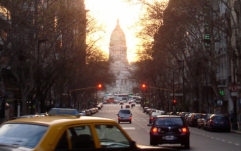 StraĂenszene in Buenos Aires vor Argentinischem Nationalkongress (Parlament) (Archiv) - Foto: ĂŒber dts Nachrichtenagentur StraĂenszene in Buenos Aires vor Argentinischem Nationalkongress (Parlament) (Archiv) - Foto: ĂŒber dts Nachrichtenagentur