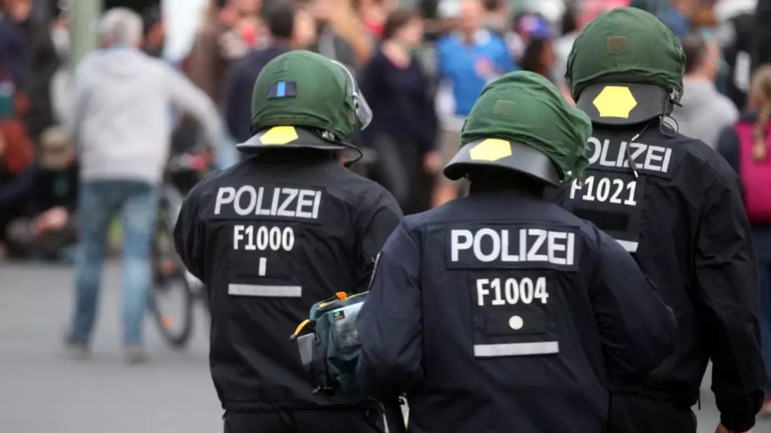 Polizei bei einer Demo - Bild: über dts Nachrichtenagentur