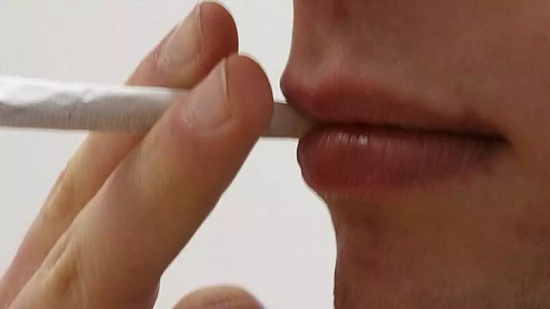 Jugendlicher Raucher (Archiv) - Bild: über dts Nachrichtenagentur
