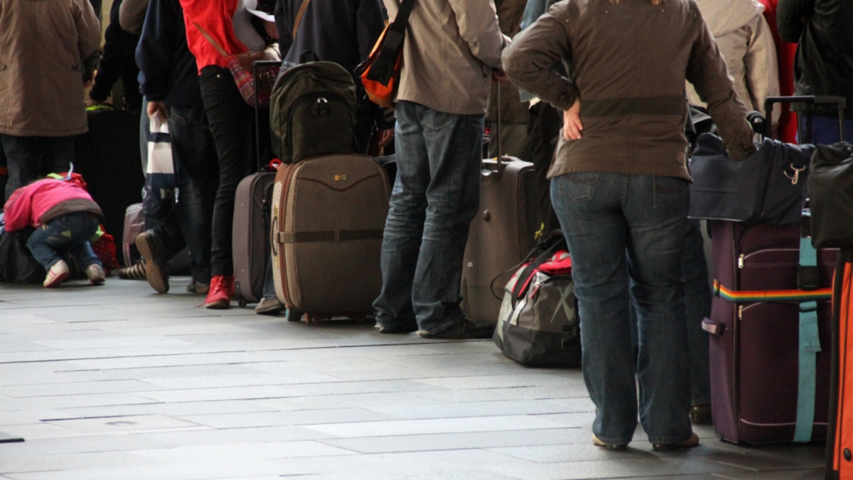 Touristen beim Check-in am Flughafen - Foto: über dts Nachrichtenagentur