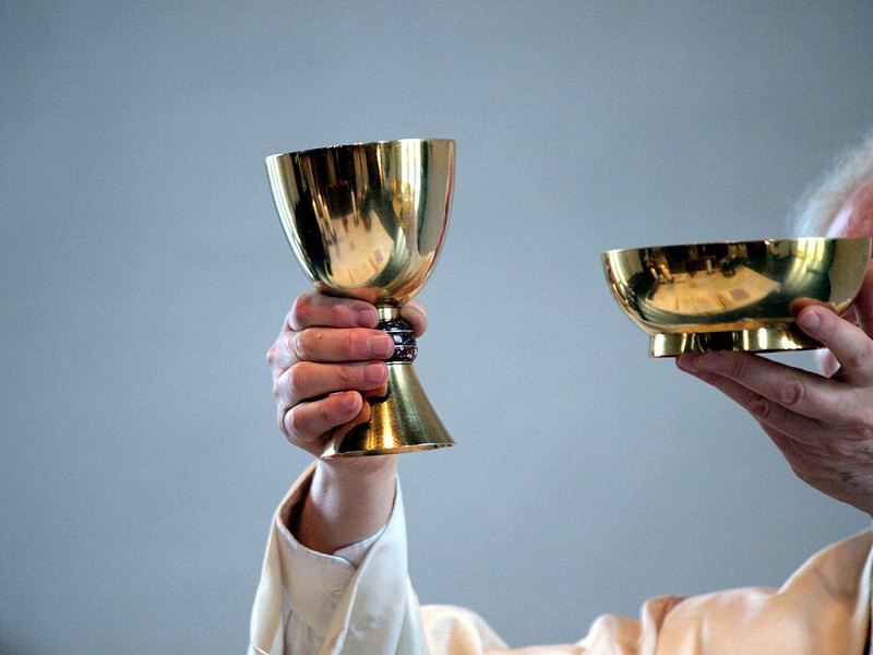 Katholischer Pfarrer in einer Messe - Foto: über dts Nachrichtenagentur