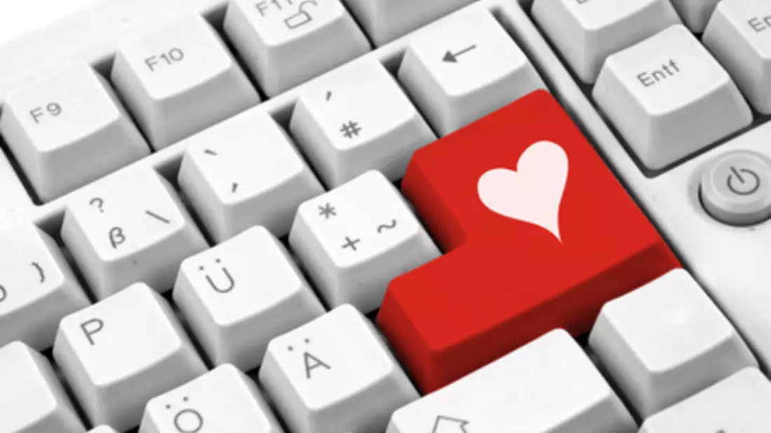 Viele suchen ihr Glück in der Liebe mittlerweile im Internet. - Bild: © VRD - Fotolia.com