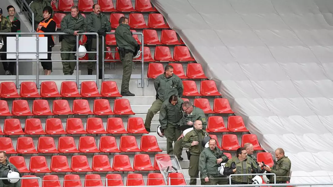 Polizei im Fußball-Stadion (Archiv) - Bild: über dts Nachrichtenagentur