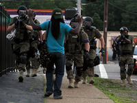 Polizeigewalt eskaliert in Ferguson - Foto: Günther Lause