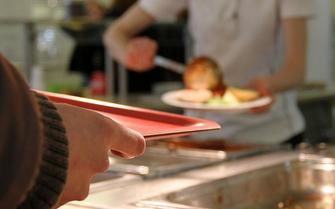 Kunde in einer Mensa (Archiv) - Foto: über dts Nachrichtenagentur