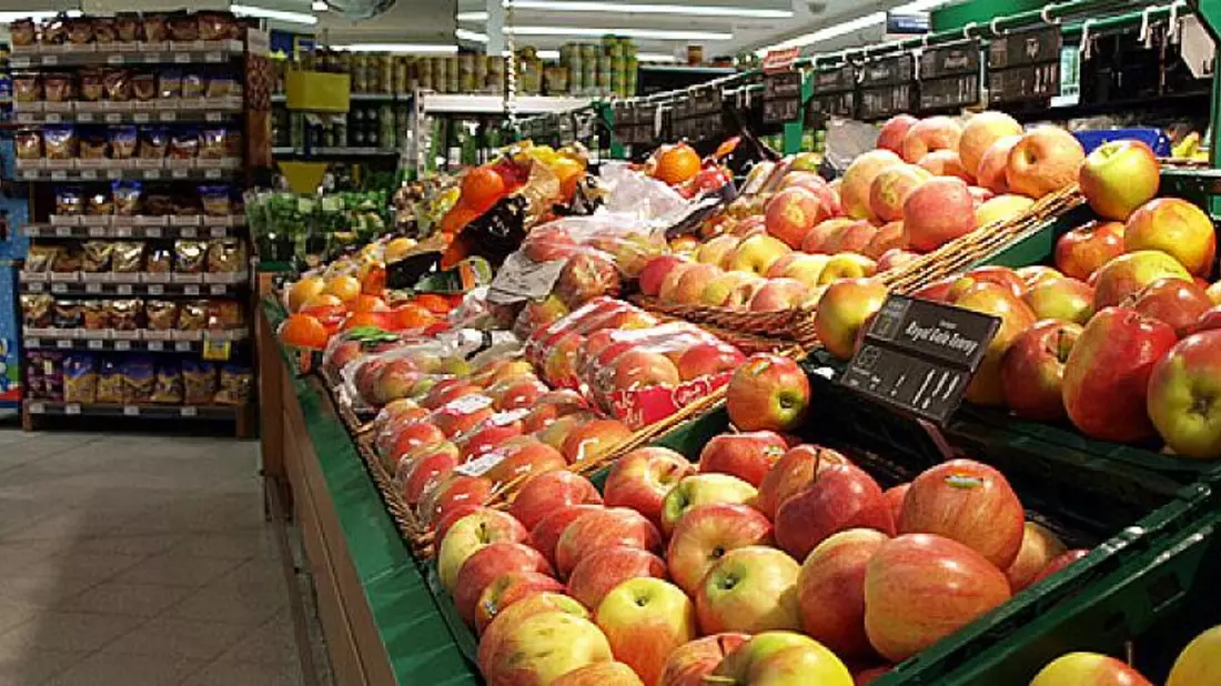 Obsttheke in einem Supermarkt (Archiv) - Bild: über dts Nachrichtenagentur