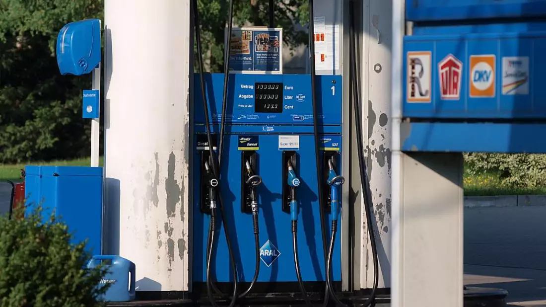 Zapfsäule an einer Aral-Tankstelle (Archiv) - Bild: über dts Nachrichtenagentur