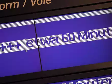 Verspätungs-Anzeige bei der Bahn (Archiv) - Foto: über dts Nachrichtenagentur